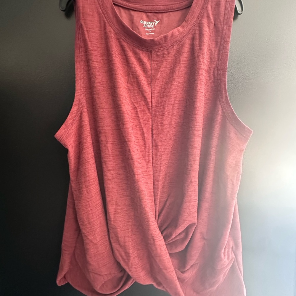 Women's Old Navy Active Burgundy Sleeveless Top